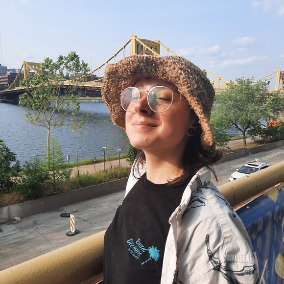 Meet your Posher, Leann - Picture 2 of 6